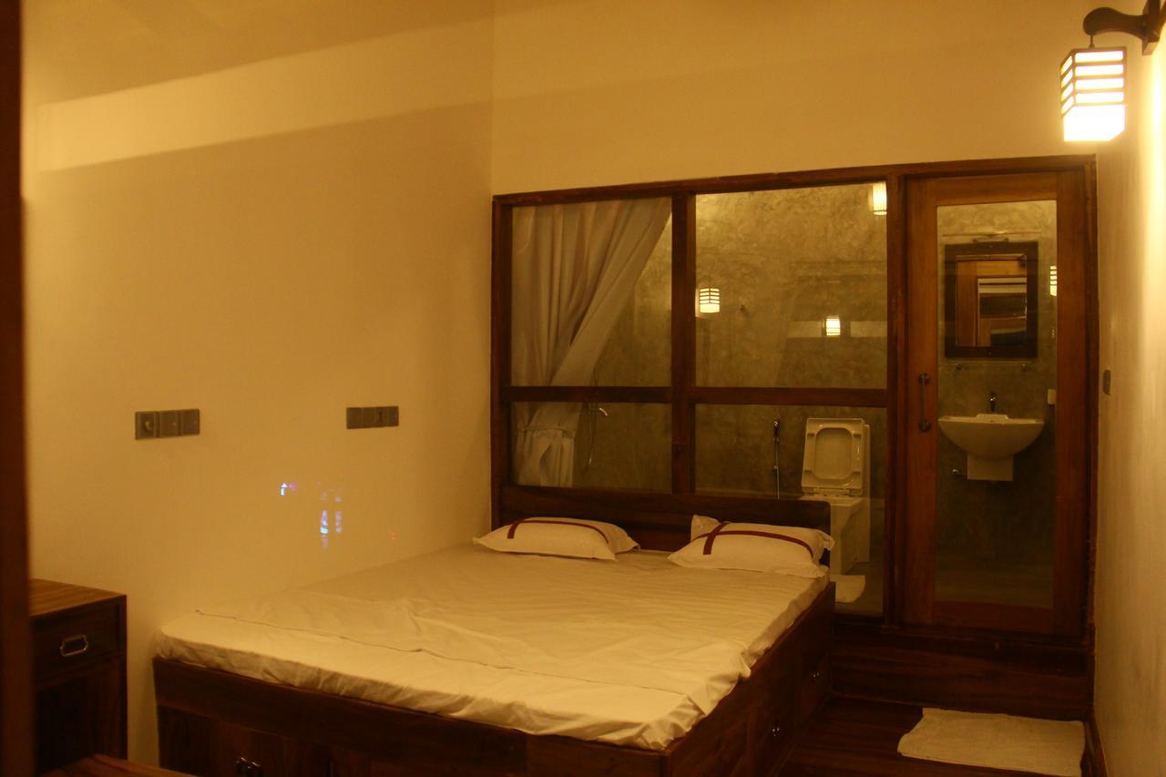 Love Birds Beach Hotel Matara Exterior photo