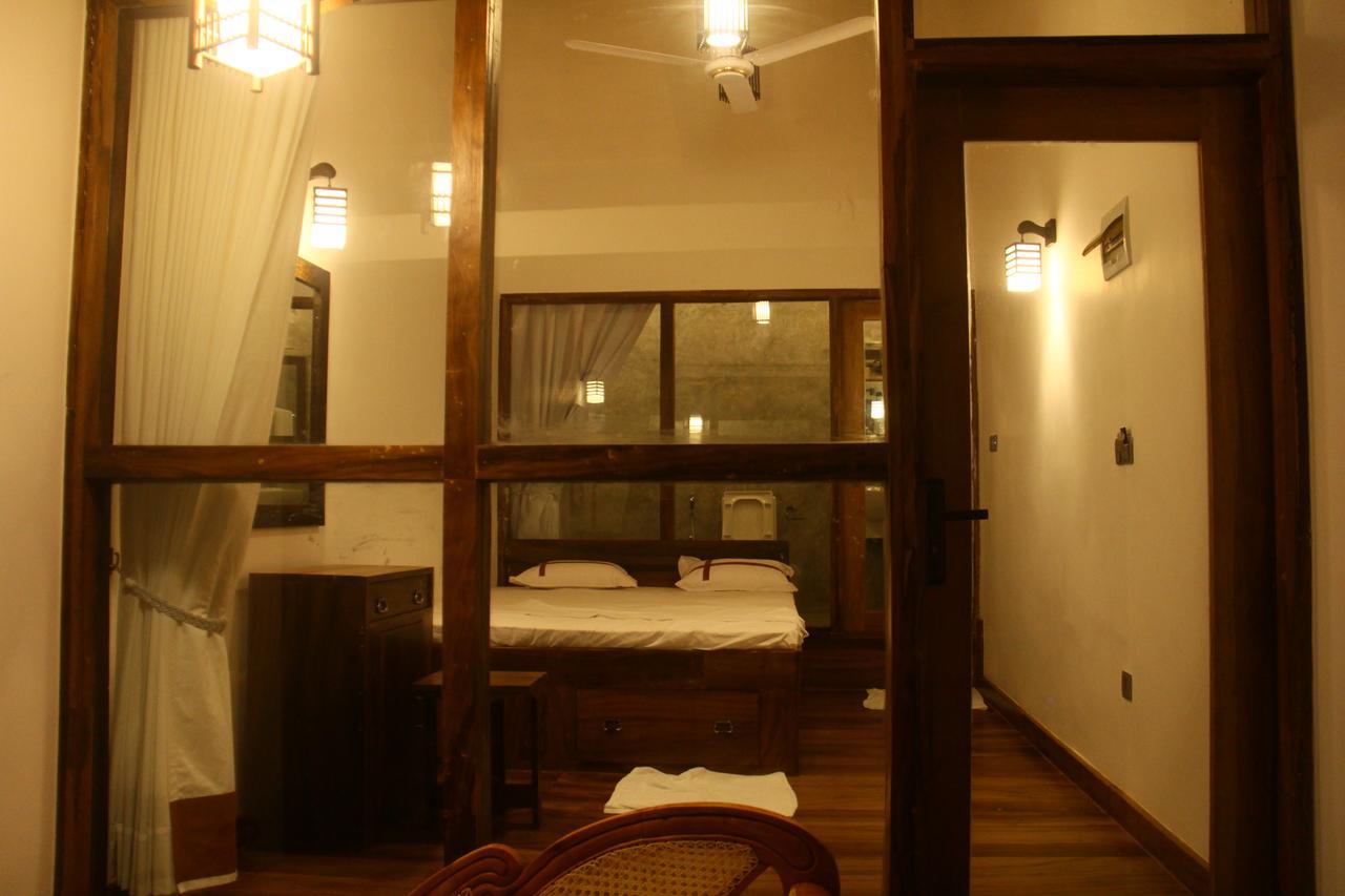 Love Birds Beach Hotel Matara Exterior photo