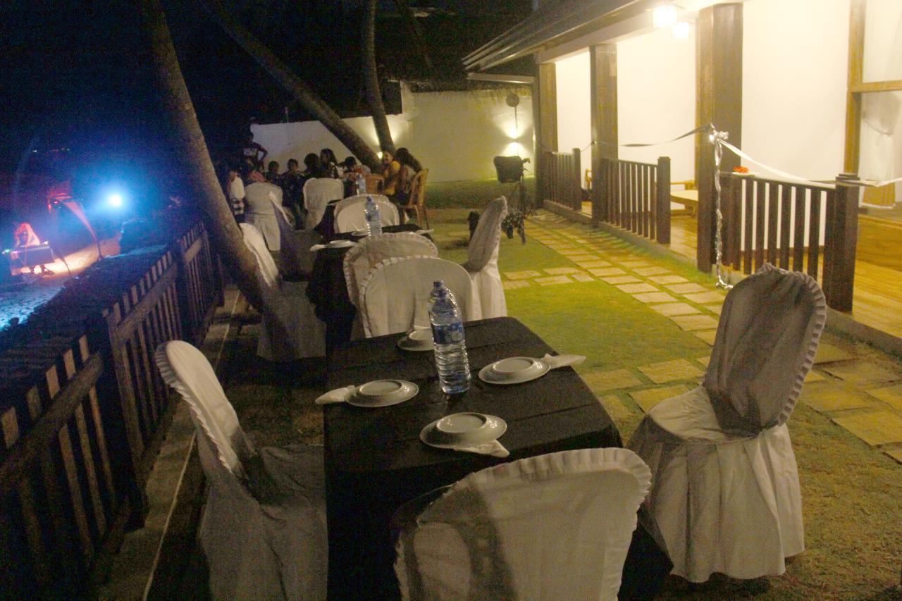Love Birds Beach Hotel Matara Exterior photo